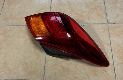 2009-2010 Nissan Murano Sürücü Tarafı (Sol) Arka Stop Lambası OEM ICHIKOH D057A - Çıkma